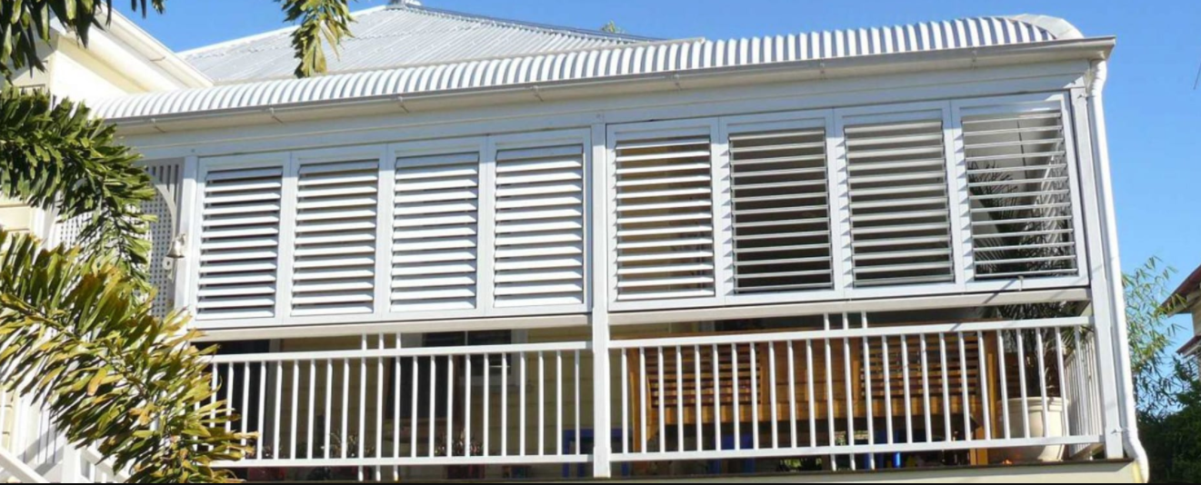 Concertina Louvers Best Outdoor Blinds 2021